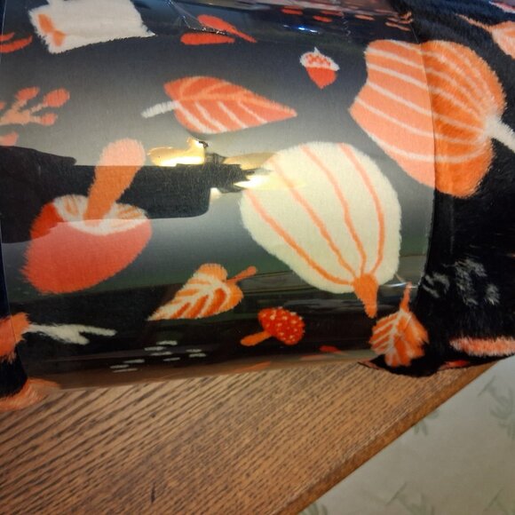 The BIG one Plush Throw NEW - Picture 4 of 4